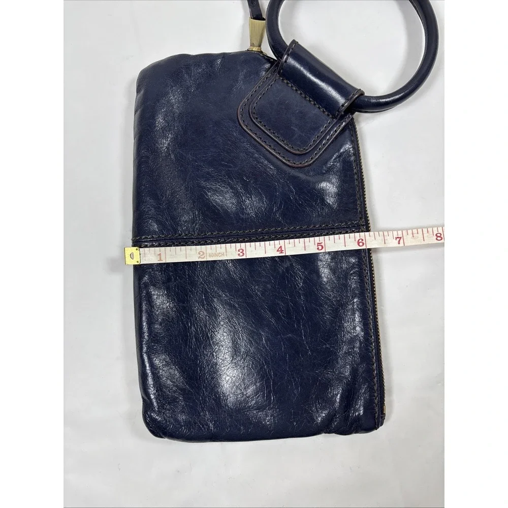 HOBO International Navy Polished Leather Sable Wristlet Circular‎ Handle Preppy